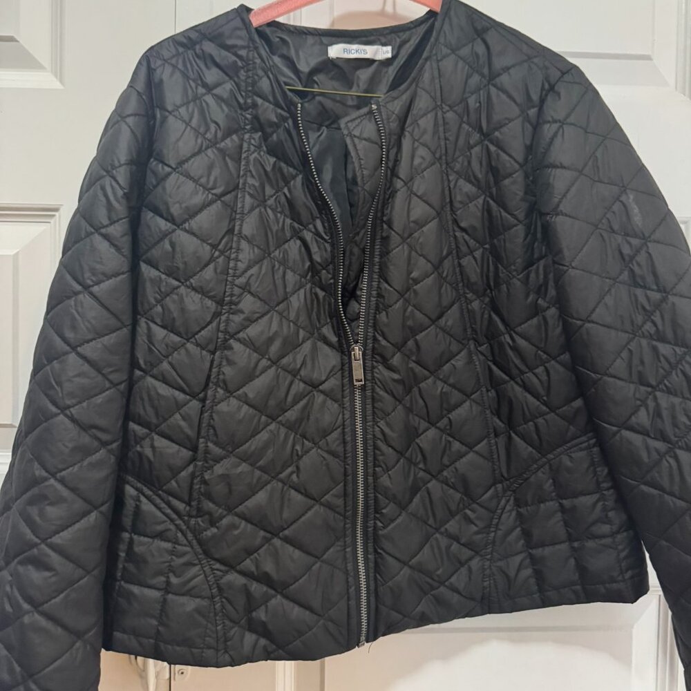 Ricki’s Quilted Black Zip-Up Jacket – Size Large